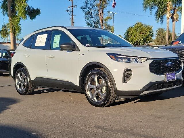 2025 FORD Escape