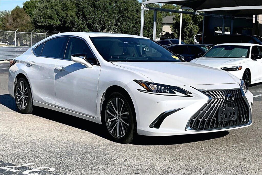 2024 LEXUS ES