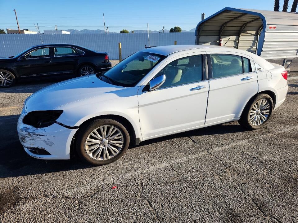 2013 CHRYSLER 200
