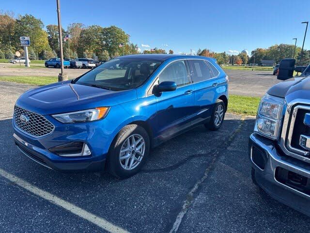 2023 FORD Edge