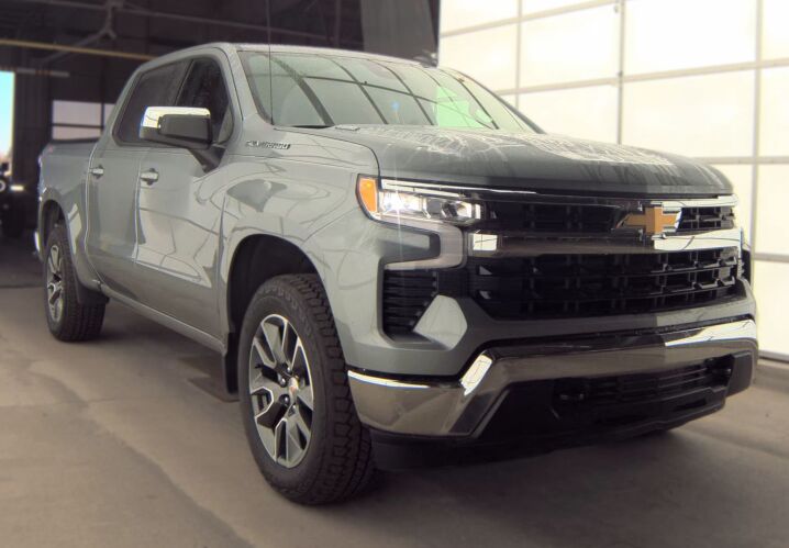 2025 CHEVROLET Silverado