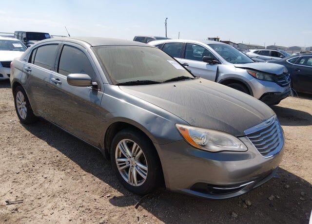 2013 CHRYSLER 200