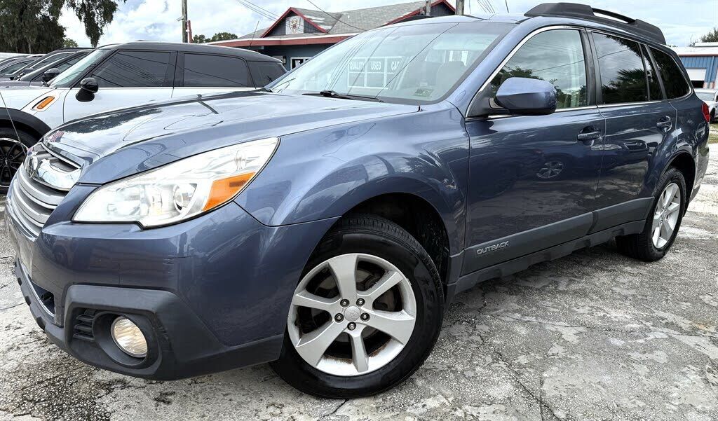 2013 SUBARU Outback