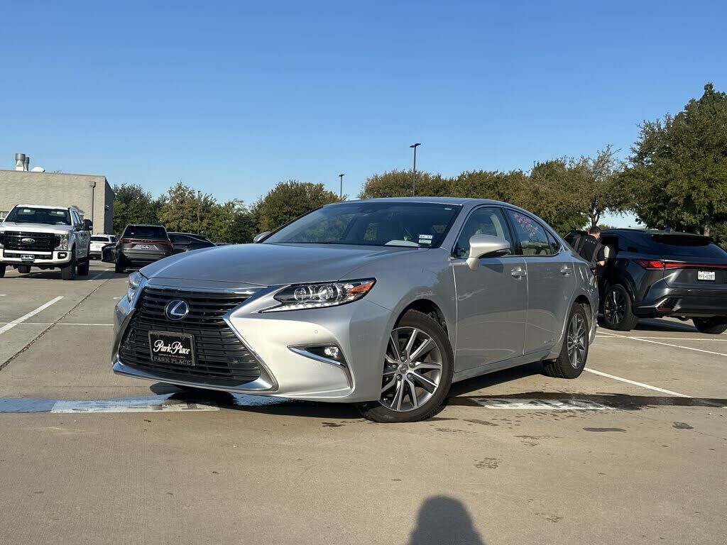 2018 LEXUS ES