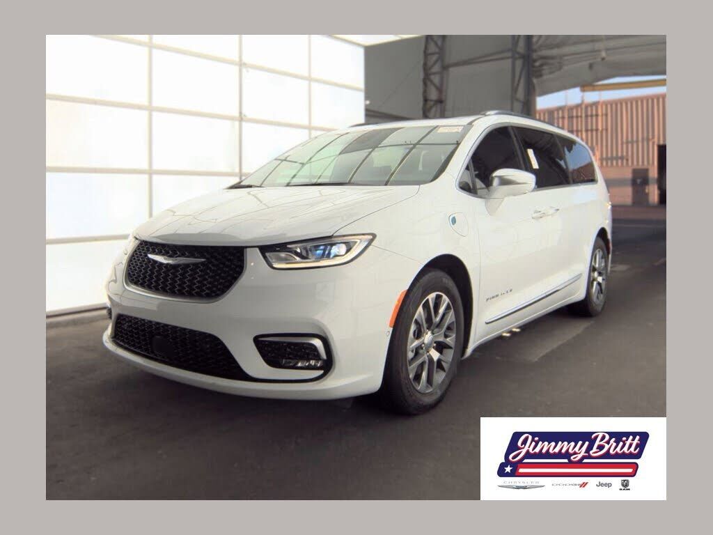 2024 CHRYSLER Pacifica