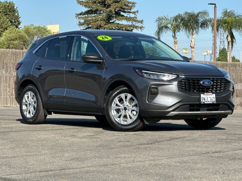 2024 FORD Escape