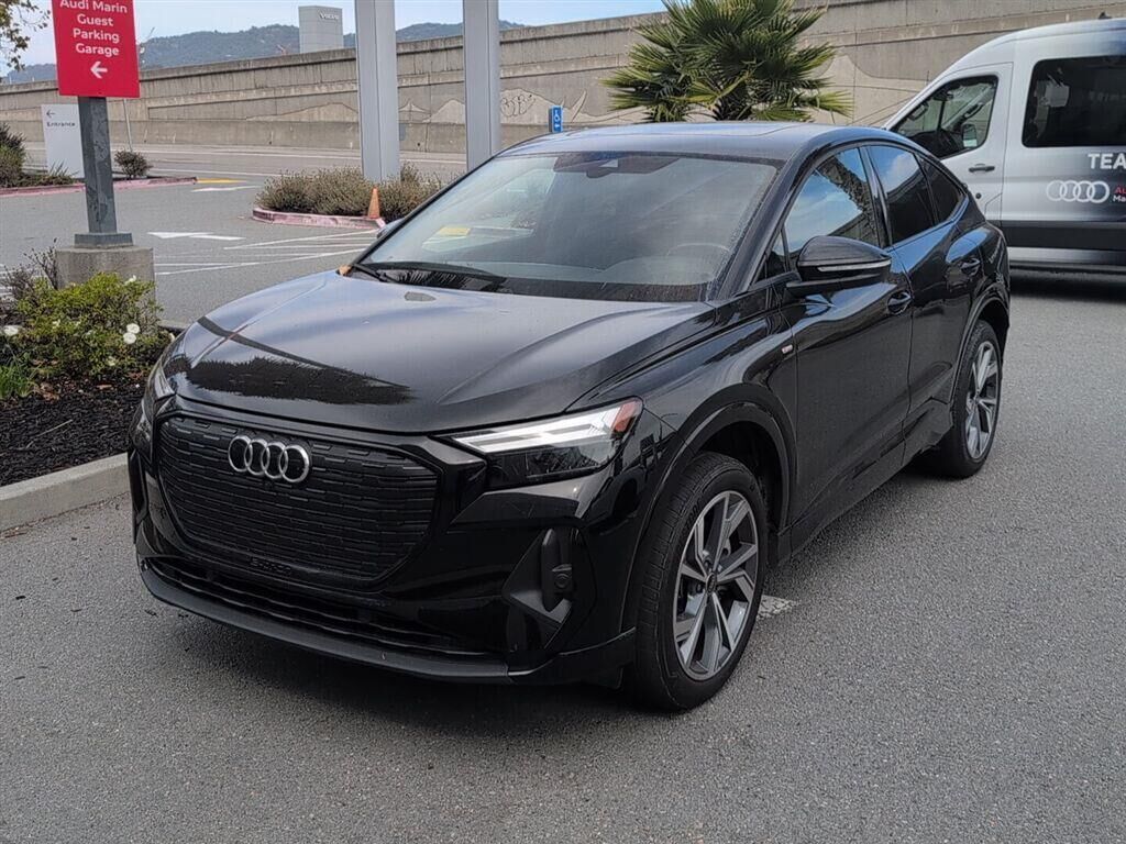 2023 AUDI Q4