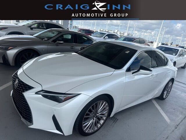 2025 LEXUS IS