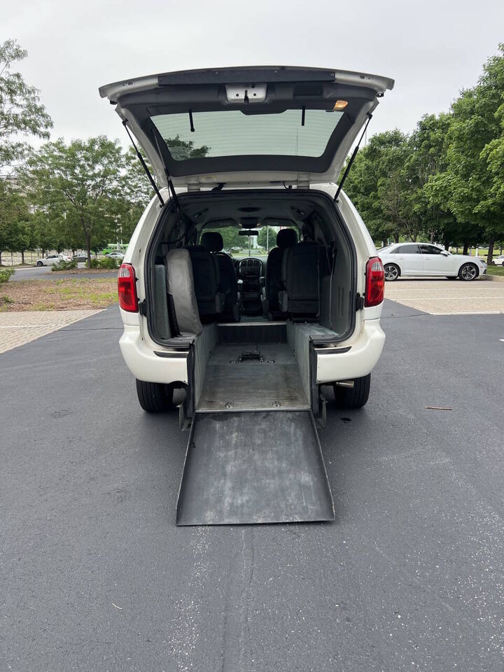 2006 DODGE Caravan