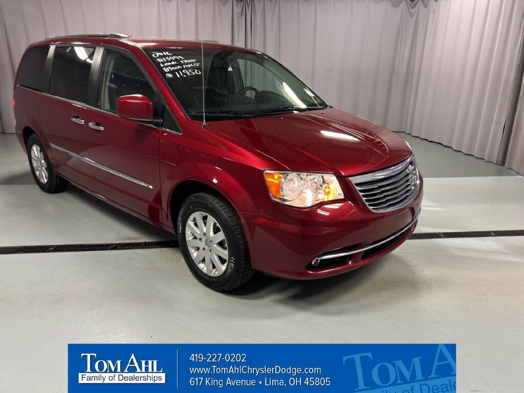 2016 CHRYSLER Town and Country