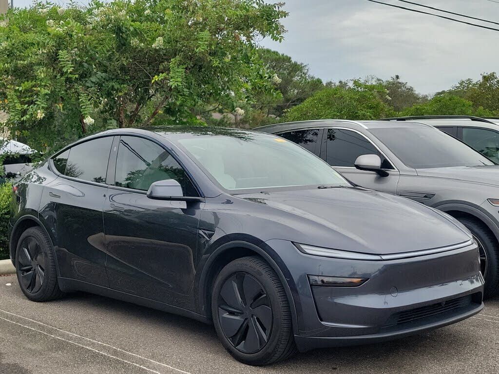 2026 TESLA Model Y