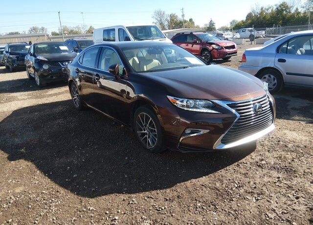 2017 LEXUS ES