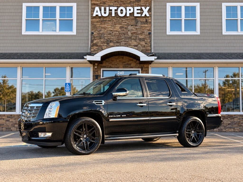 2011 CADILLAC Escalade