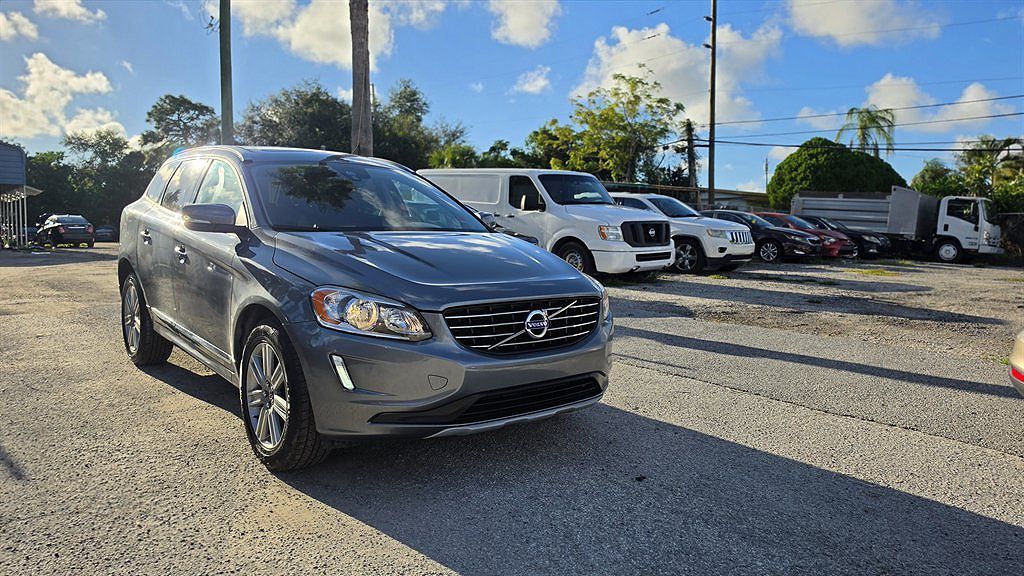 2017 VOLVO XC60