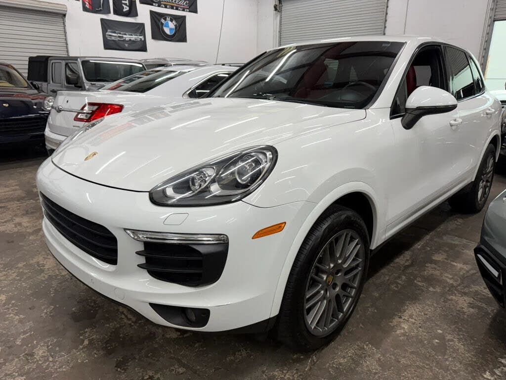 2017 PORSCHE Cayenne