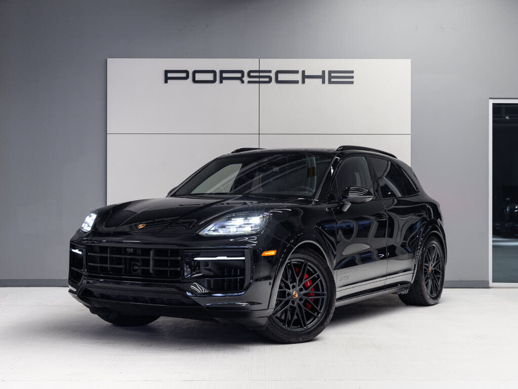 2025 PORSCHE Cayenne