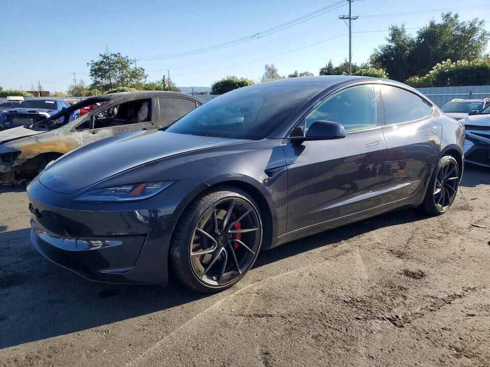 2024 TESLA Model 3