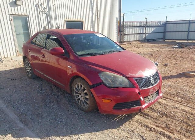 2013 SUZUKI Kizashi