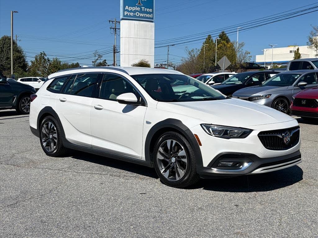 2018 BUICK Regal TourX