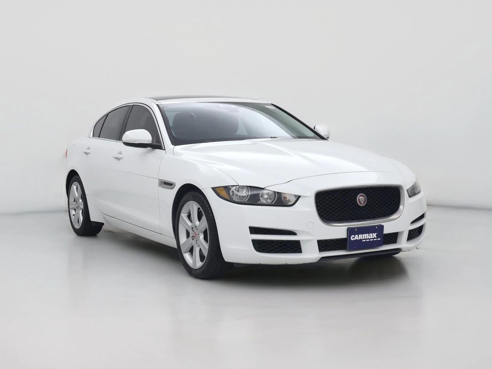2019 JAGUAR XE