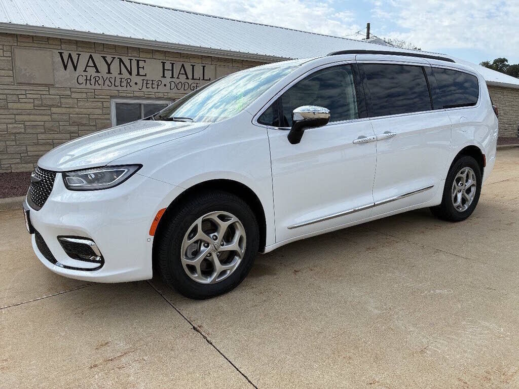 2023 CHRYSLER Pacifica