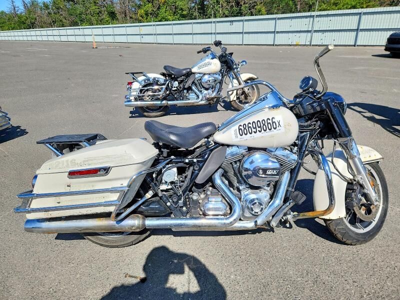 2016 HARLEY DAVIDSON FLHP / Police Road King
