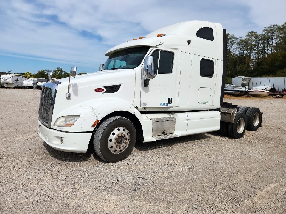 2012 PETERBILT 587