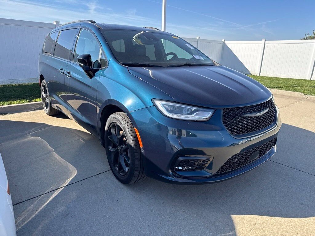 2025 CHRYSLER Pacifica