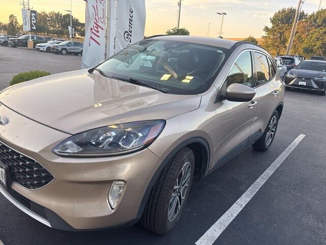 2020 FORD Escape