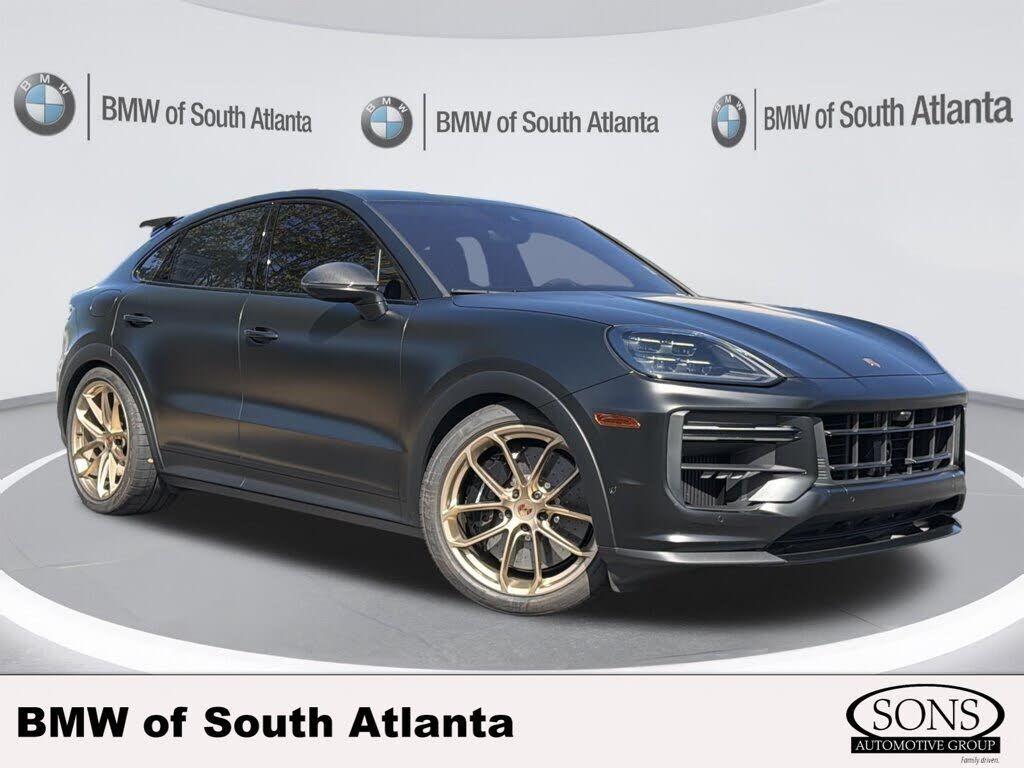 2025 PORSCHE Cayenne