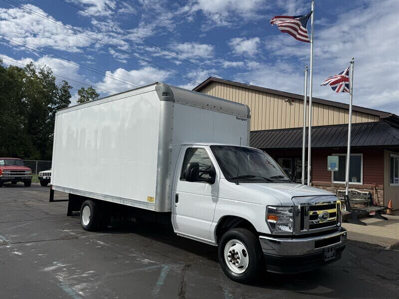 2024 FORD E-350