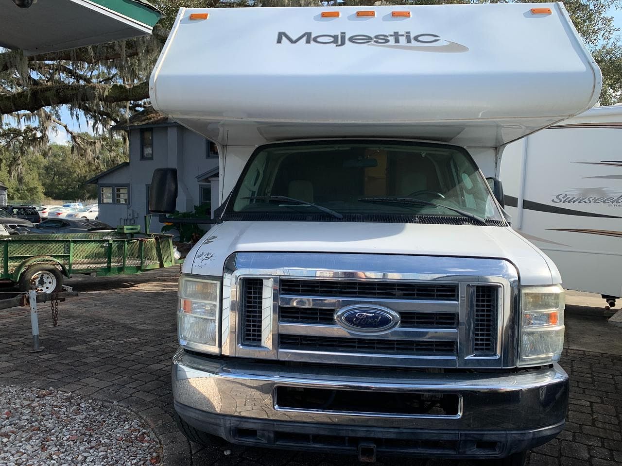 2011 FORD E-350