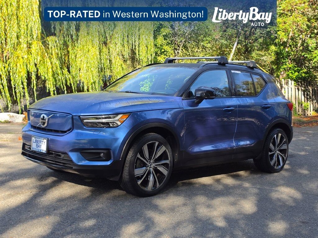 2021 VOLVO XC40