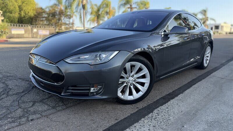 2016 TESLA Model S