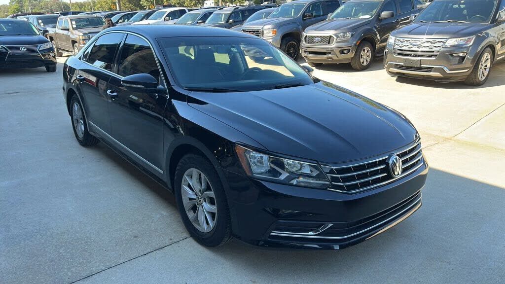 2016 VOLKSWAGEN Passat