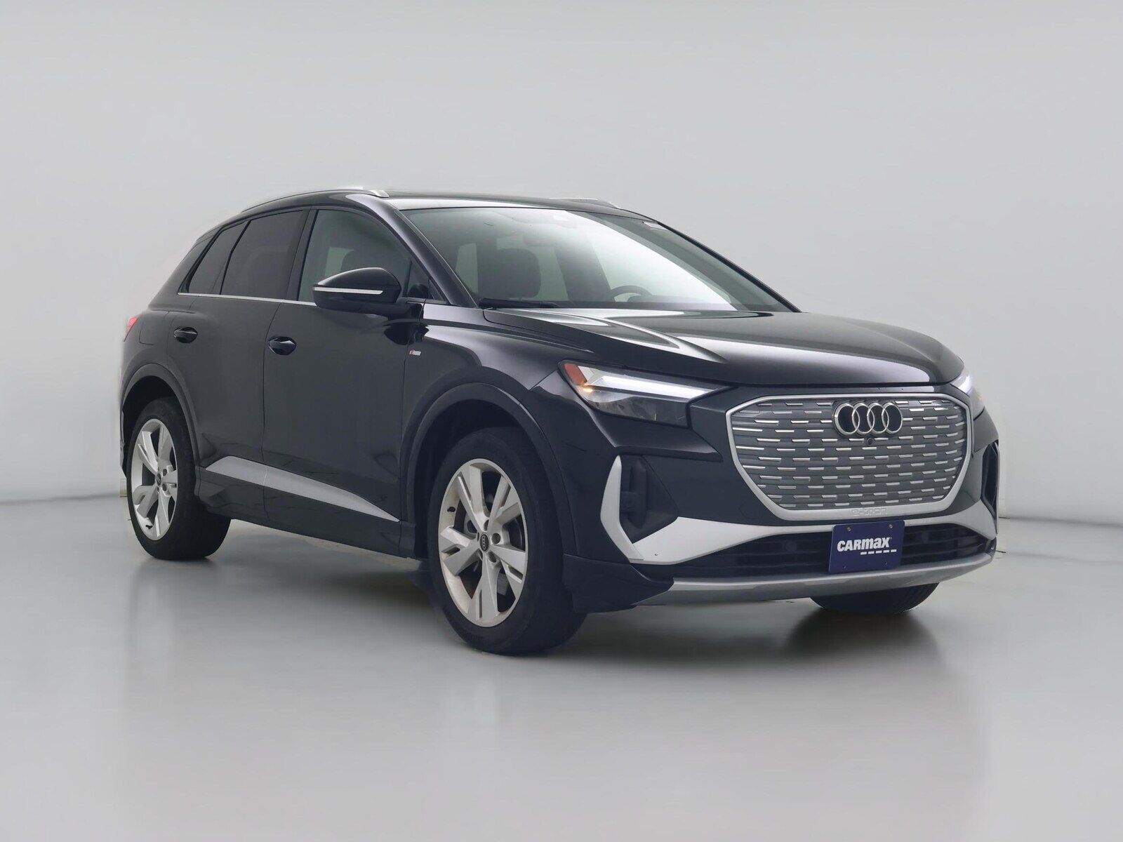 2023 AUDI Q4
