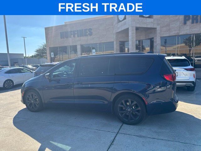 2019 CHRYSLER Pacifica