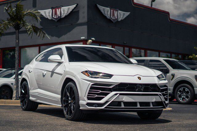 2021 LAMBORGHINI URUS