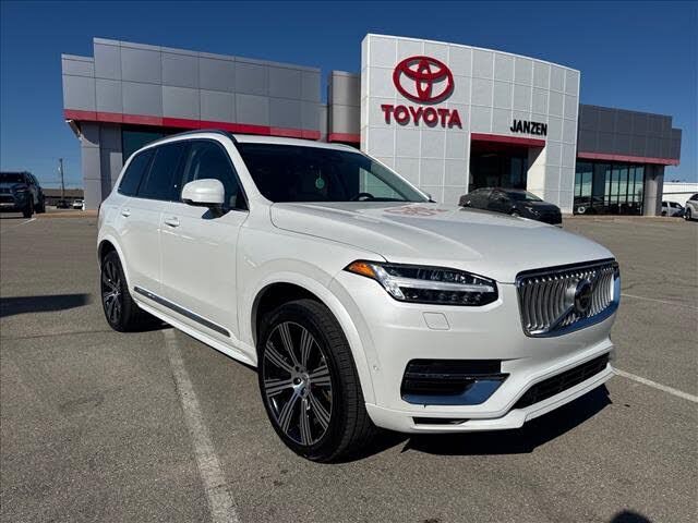 2023 VOLVO XC90