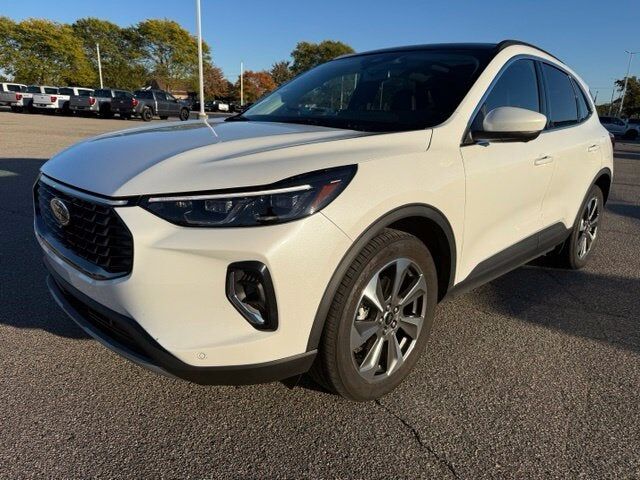 2023 FORD Escape