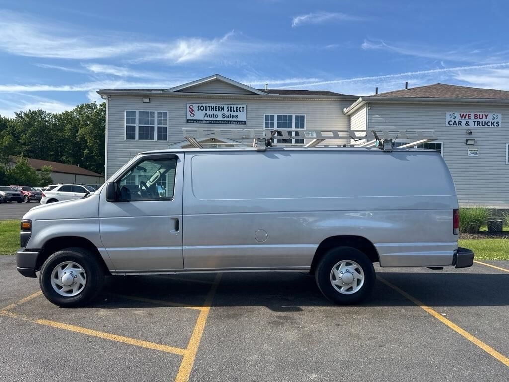 2011 FORD E-350
