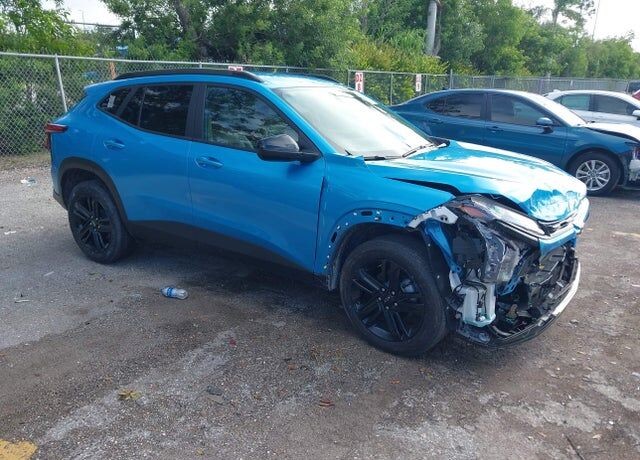 2025 CHEVROLET Trax