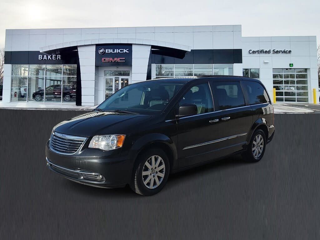2016 CHRYSLER Town and Country