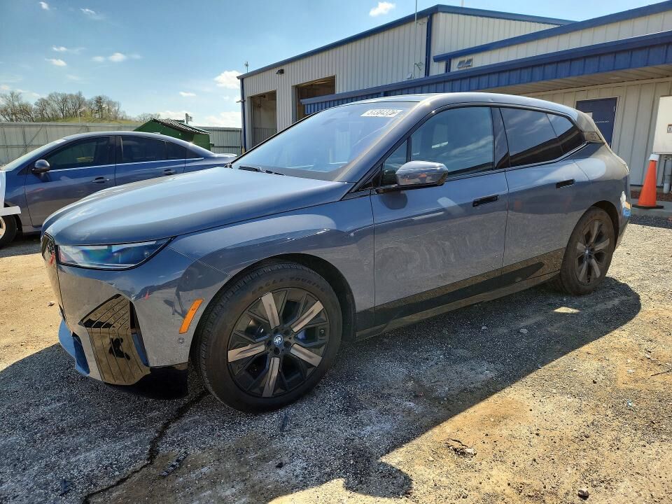 2023 BMW ix