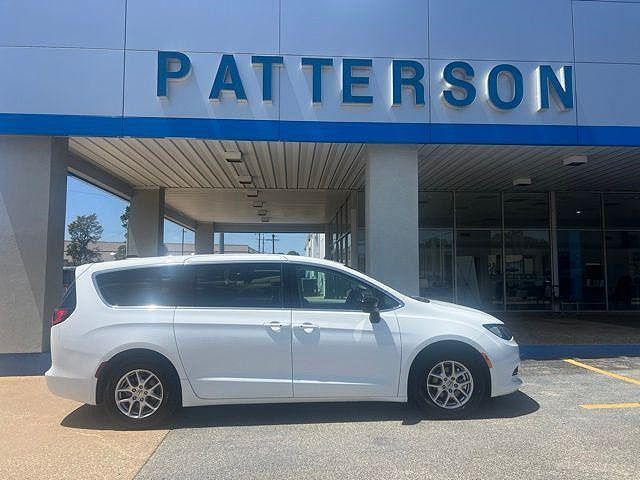 2024 CHRYSLER Voyager