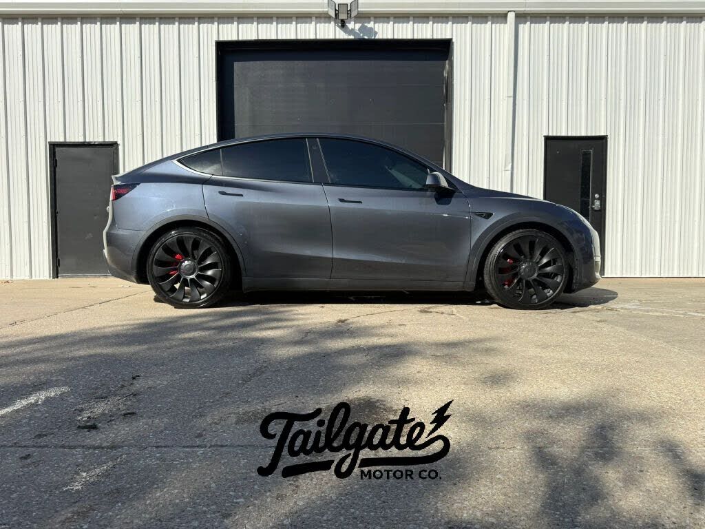 2022 TESLA Model Y