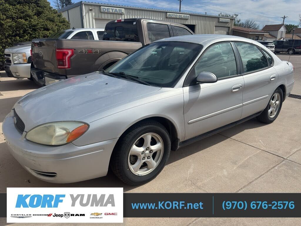 2004 FORD Taurus