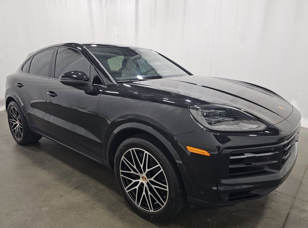 2025 PORSCHE Cayenne