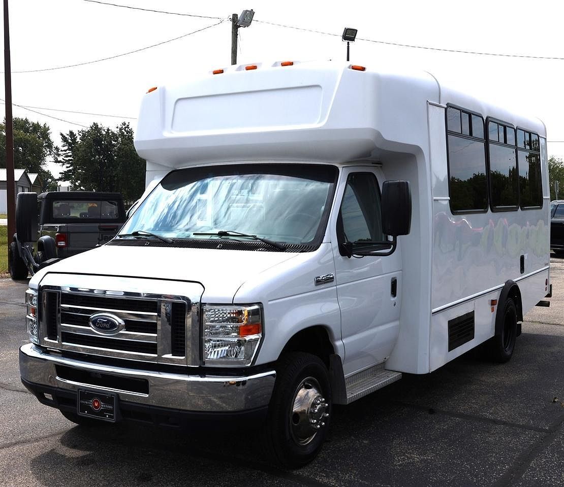2016 FORD E-450
