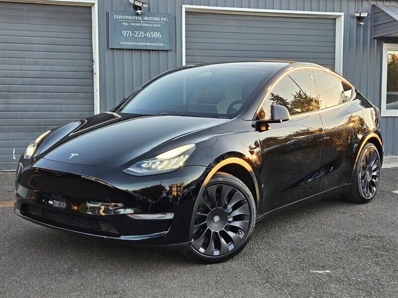 2022 TESLA Model Y